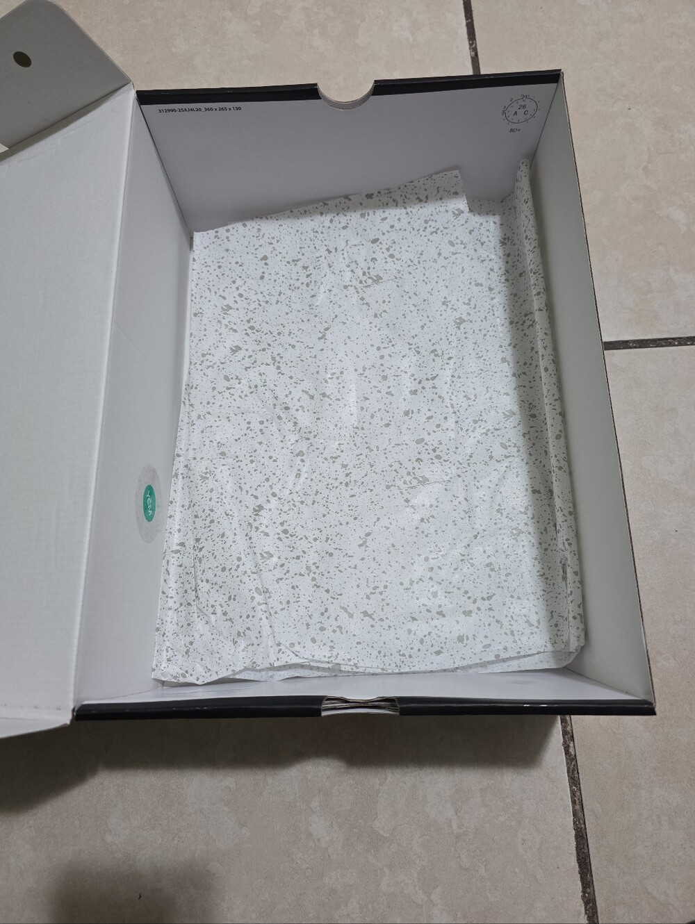 Empty Shoe Box - Picture 7 of 7